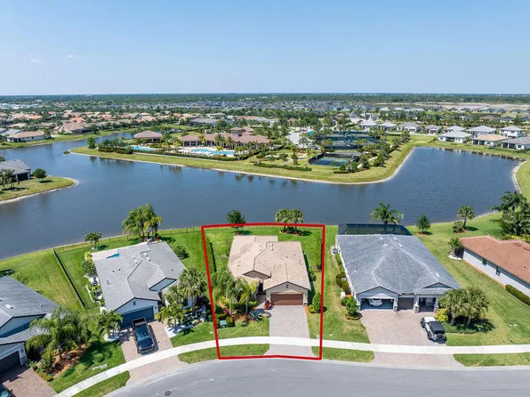 474 SE Vallarta Drive, Port St Lucie, FL 34984