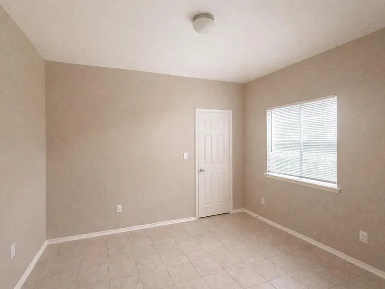 9104 N Green River Dr #A — Photo 33