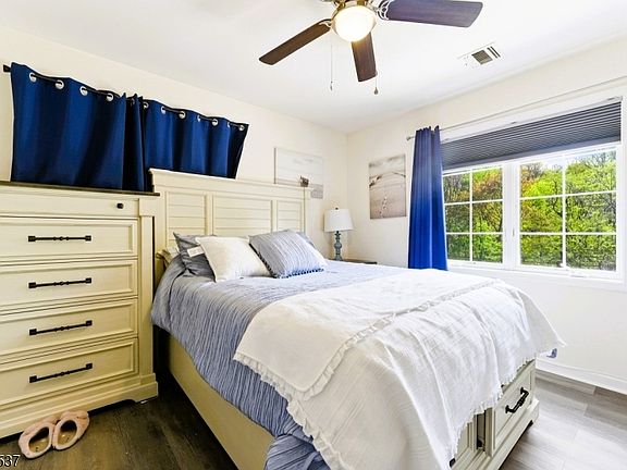 4th image of 30 Mountain Ave #9B 8