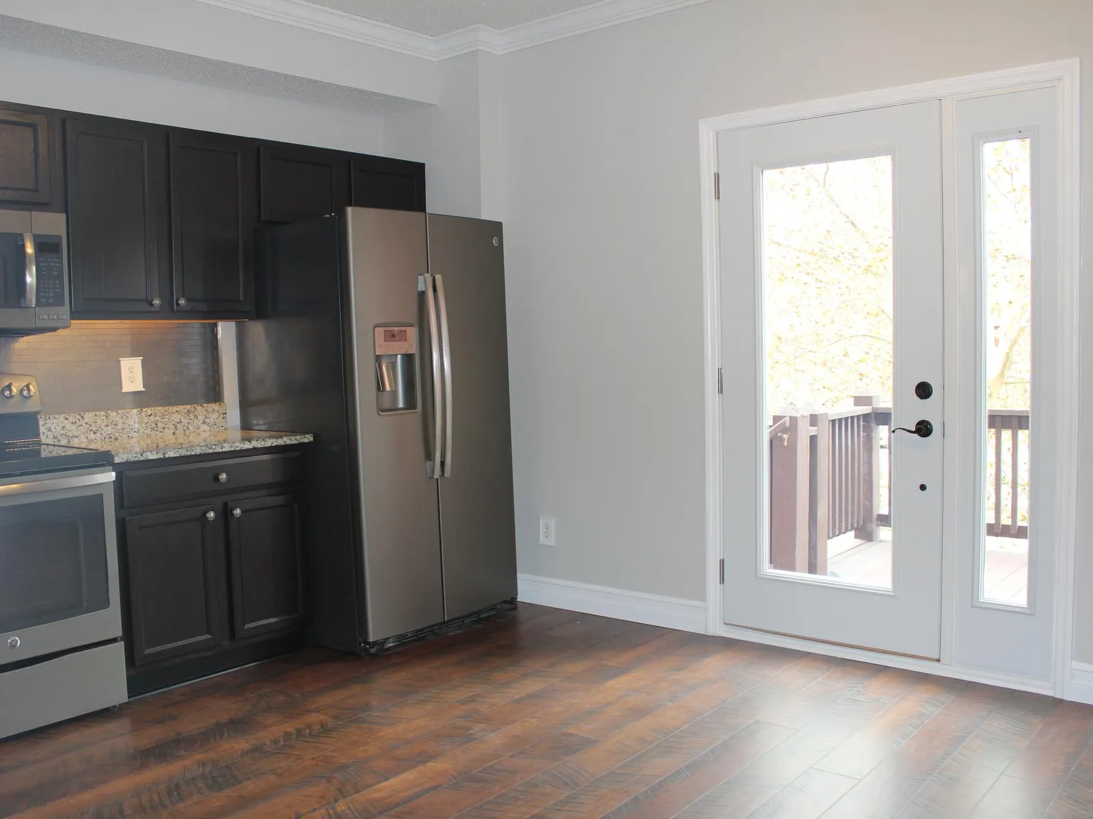 2 bed, 2.5 bath, 1220 sqft, $1,750 — Photo 2