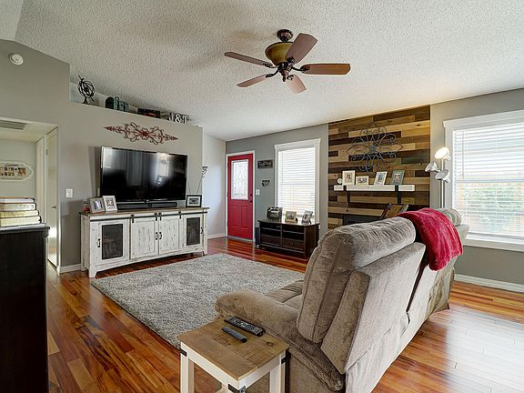 3rd image of 630 E Jensen St Unit 109