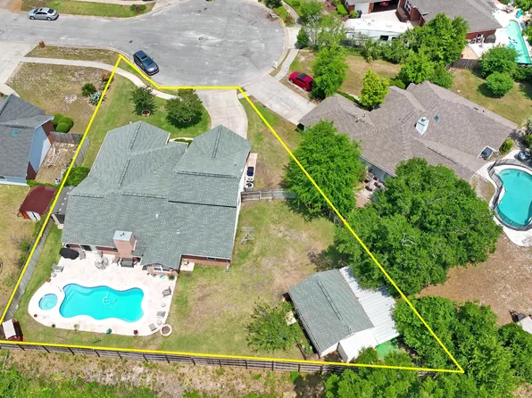 4011 Mary Louise Dr, Panama City, FL 32405