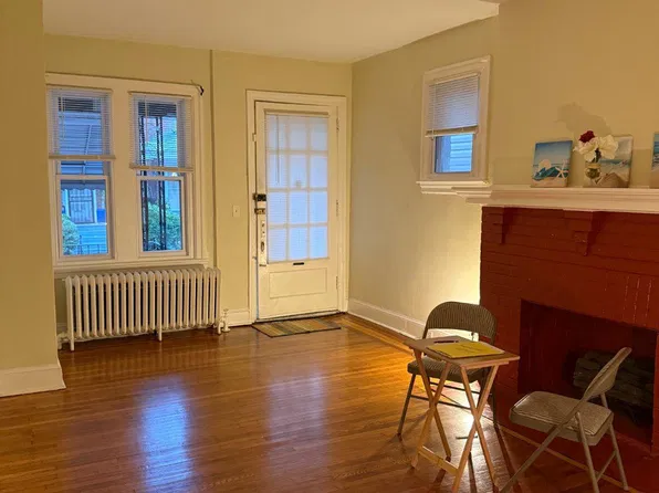 6721 N Carlisle St, Philadelphia, PA 19126