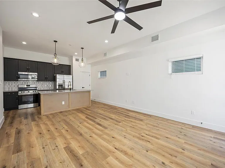 8009 Cora St — Photo 26