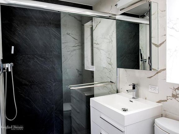 4th image of 5 Tudor City Pl APT 1138