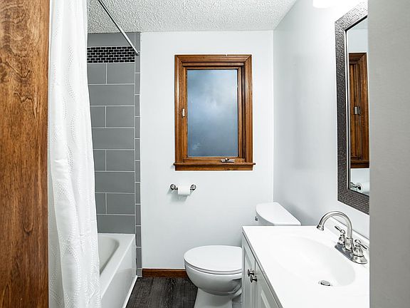 5th image of 29 Ellwood Ave #2