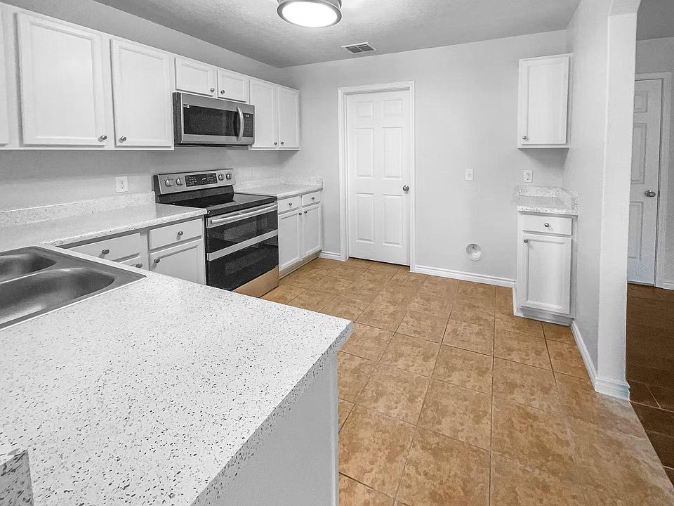 1st image of 10934 Livewater Trl