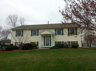 19 Princeton Dr, Walden, NY