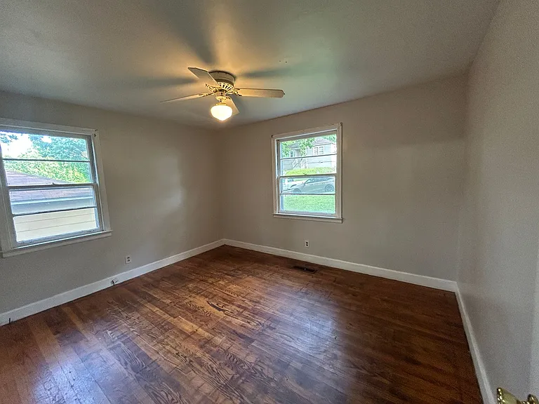 1822 Abbott Ave — Photo 8