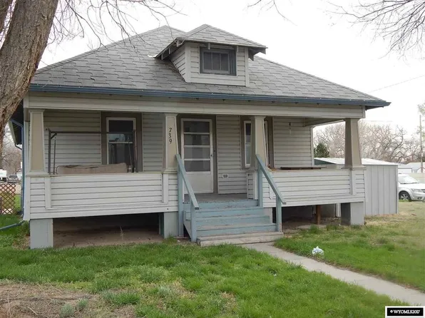 739 S 4th St, Douglas, WY 82633
