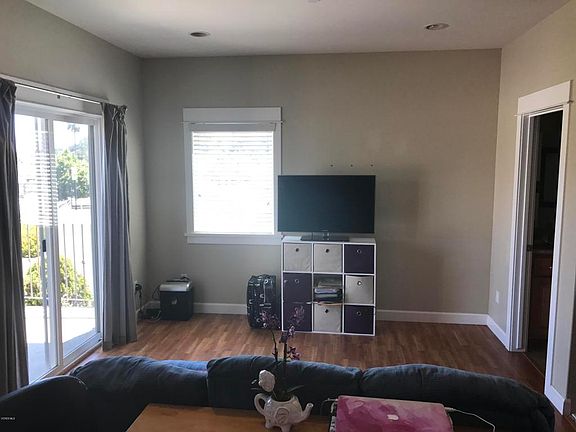 5th image of 233 N Chorro St