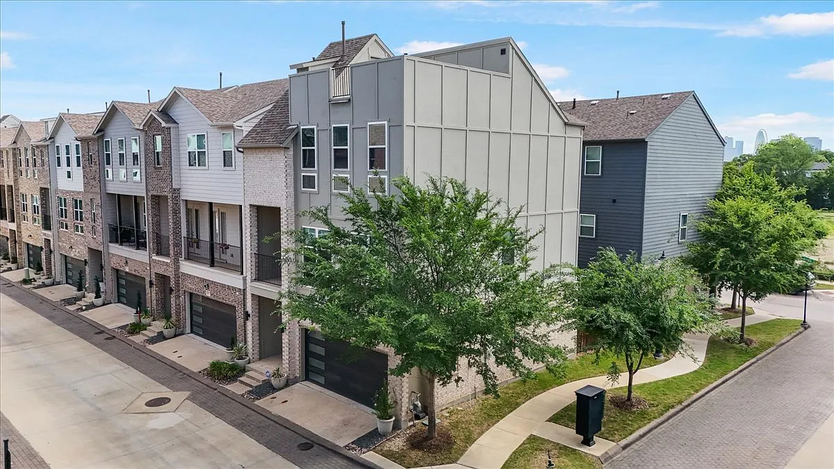 3 bed, 2224 sqft, $3,500 — Photo 1