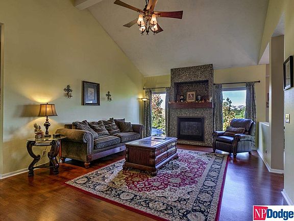 3rd image of 4812 N 148th Cir