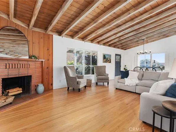691 Beacon Ct, Vista, CA 92083