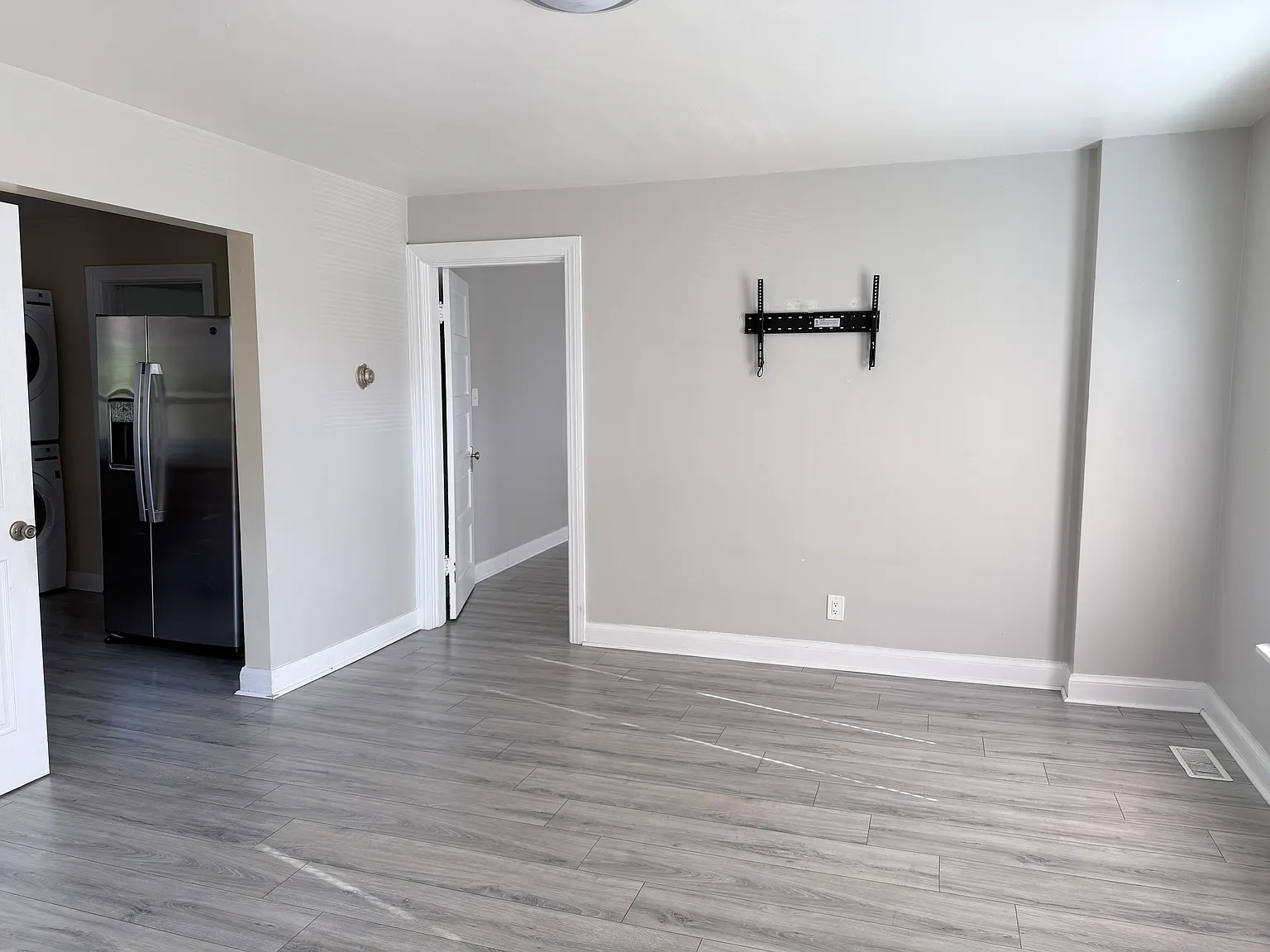 2 bed, 860 sqft, $1,250 — Photo 2