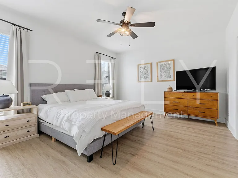 129 Seattle Slew Dr — Photo 32