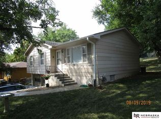 2824 Janan Dr, Bellevue, NE 68005