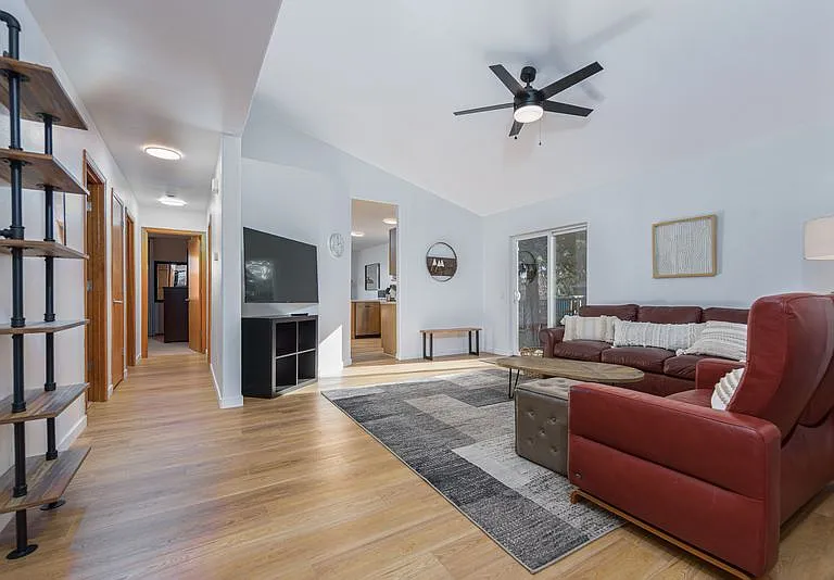 NE Mable Ct — Photo 6