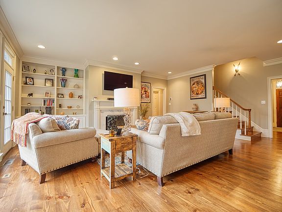 4th image of 299 Morgan Farm Dr