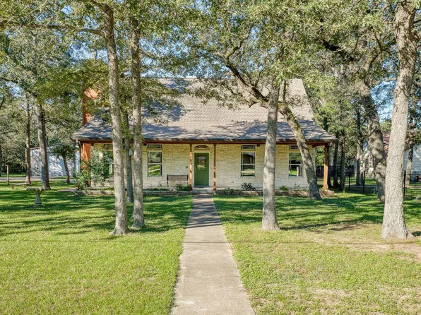 226 Cedar Hills Dr, Elgin, TX 78621