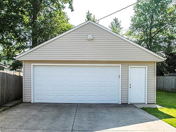 4th image of 3877 W 160th St