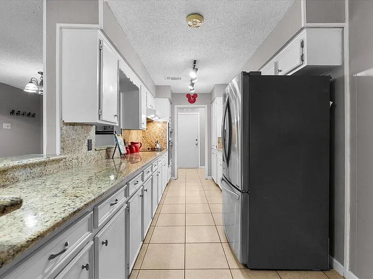 883 Silverpines Rd — Photo 14