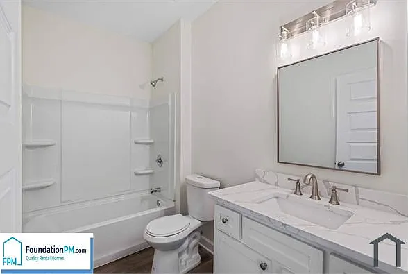 1470 Lyndale Ave — Photo 18
