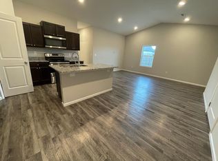 417 S Longbranch Dr #417, Maize, KS 67101