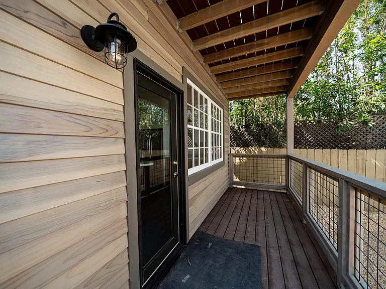 deck 2 off the kitchen