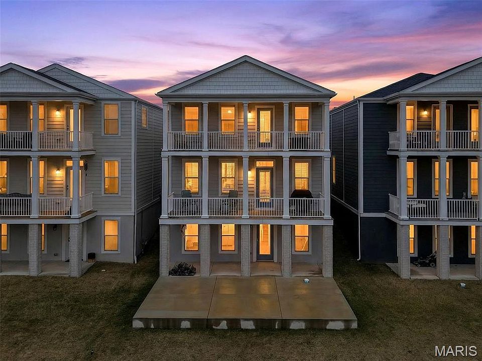1st image of 1072 Dyess Way