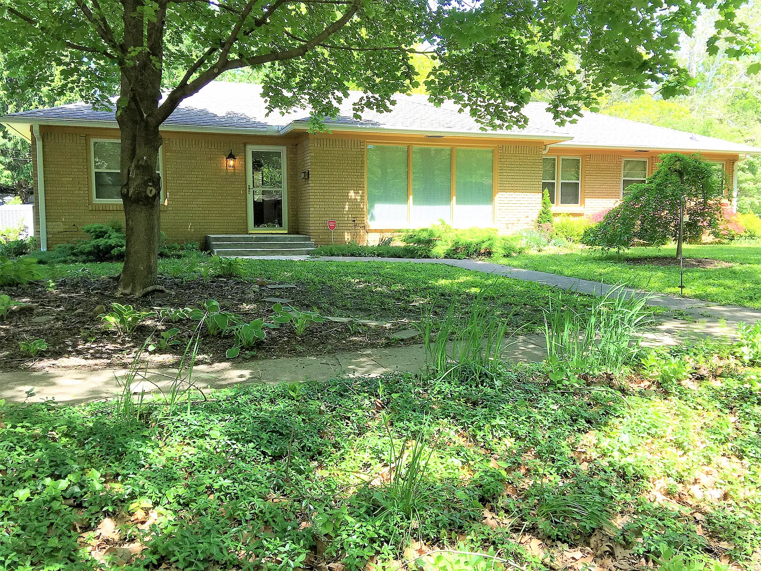 108 E Mumford Dr photo 1