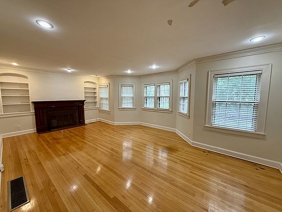 2nd image of 429 W 70th Ter