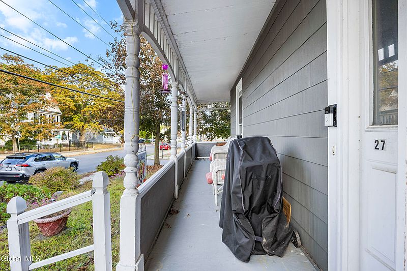 3rd image of 27 Saratoga Avenue