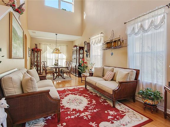 3rd image of 203 Asterbrooke Dr