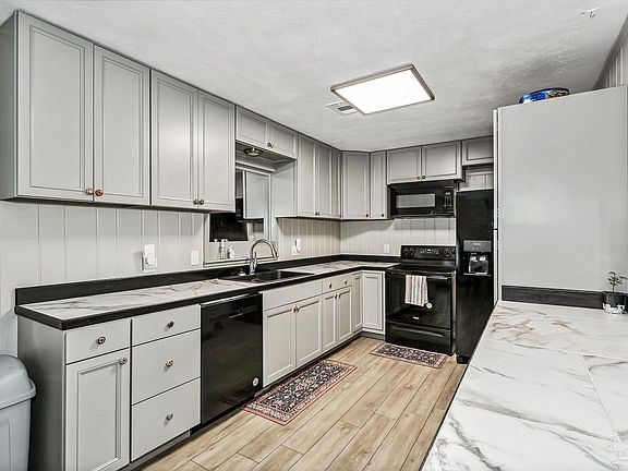 5th image of 7665 W Jackson St