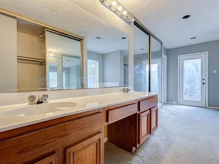 3102 Ashford Bend Dr — Photo 11