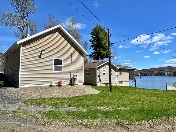 3rd image of 31 Pinette Lane