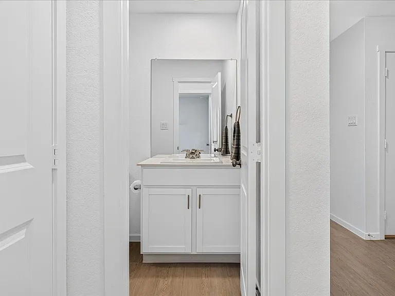 7909 Hathor Dr — Photo 33