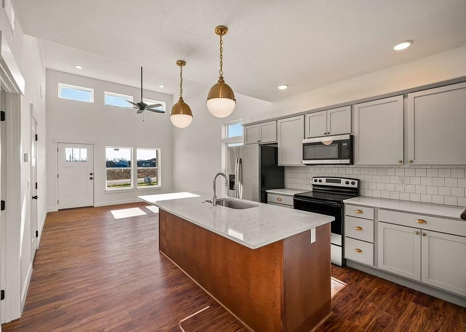 Living room & kitchen