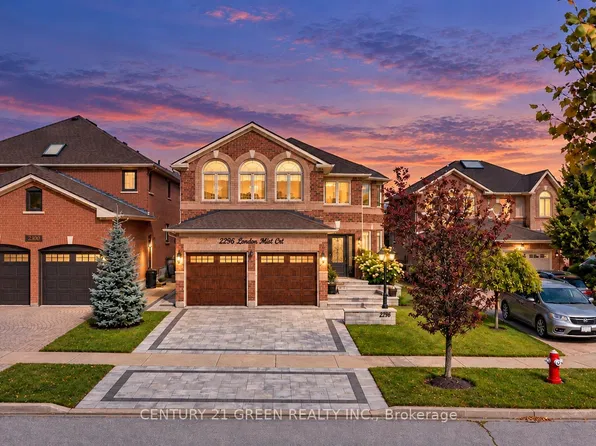 2296 London Mist Ct, Mississauga, ON L5M 5Y4