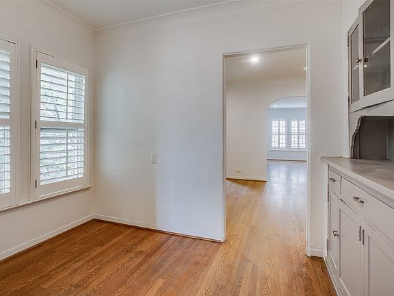 5th image of 4215 Normandy Ave