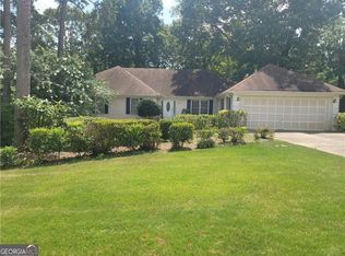 5629 Southern Pines Ct, Stone Mountain, GA 30087