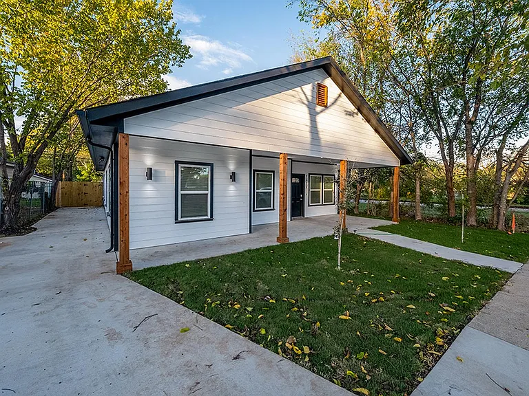 1317 E Cannon St — Photo 22
