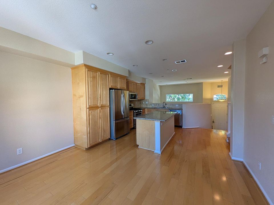1st image of 4086 Crandall Cir #4086