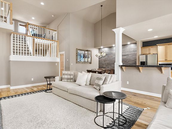 4th image of 60446 Seventh Mountain Dr