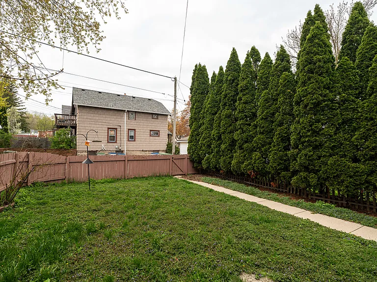 305 E Clarence St #A — Photo 22