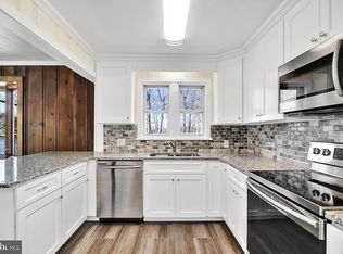 6 Lakeview Dr, Dover, DE 19901