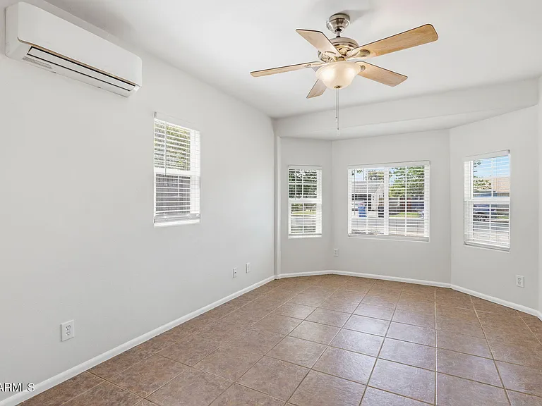 250 E Park Ave — Photo 13