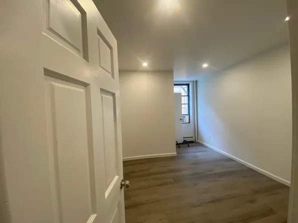 189 East Broadway image 9 of 9