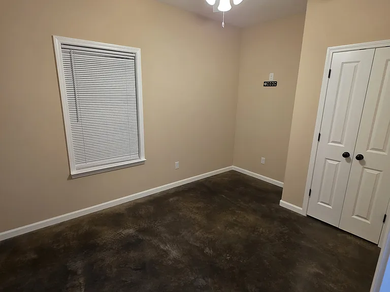 404 Camille St — Photo 12